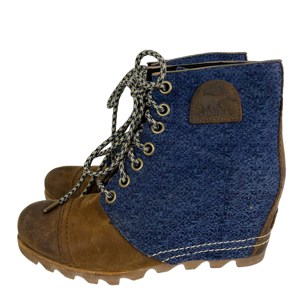 Sorel Women's Blue and Brown Lace-Up Boots
